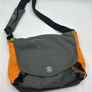 Crumpler Bag Considerable Embarrassment Laptop Messenger Bag (Gray)